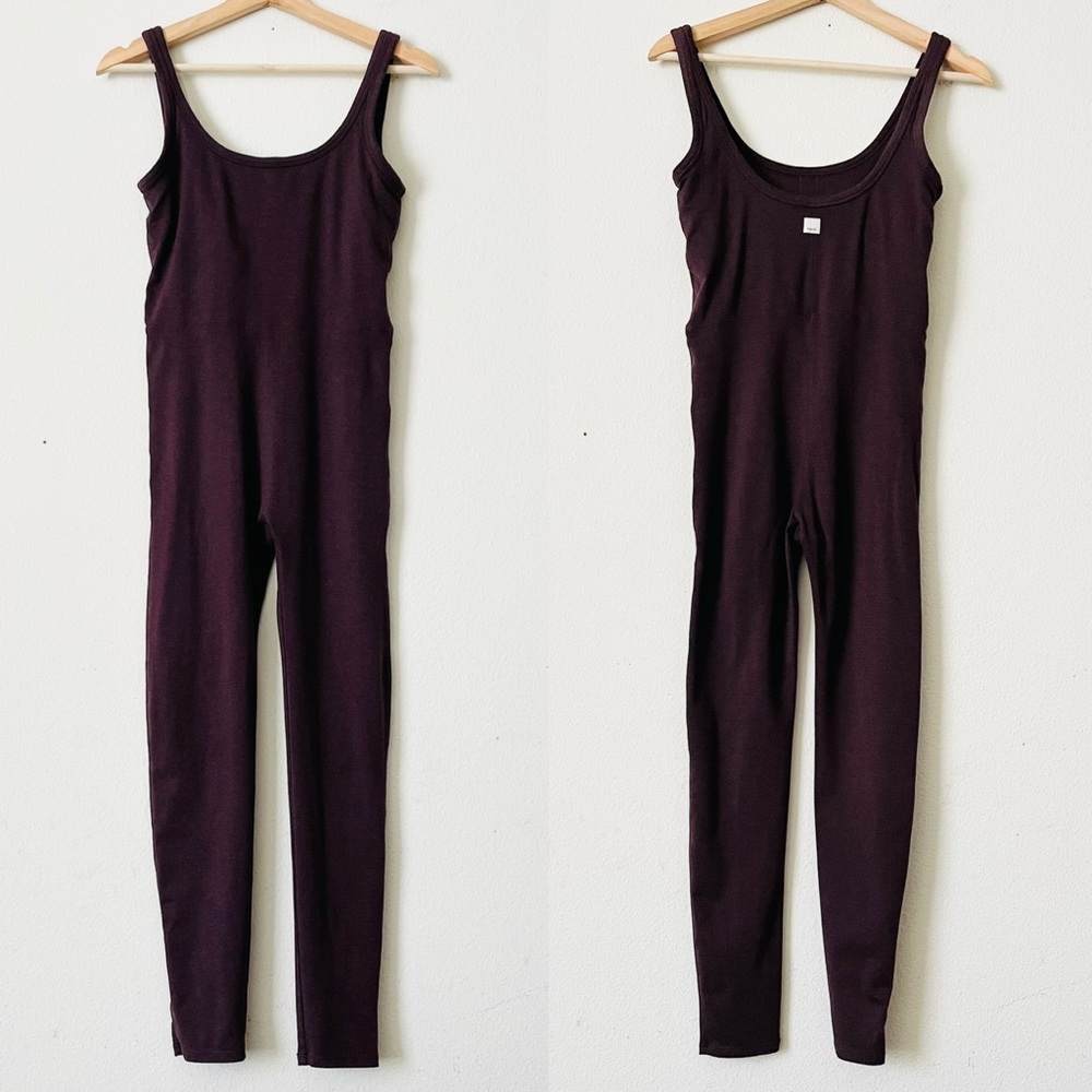 Vuori MEDIUM Halo Essential sleeveless tank jumpsuit in Mahogany Heather brown